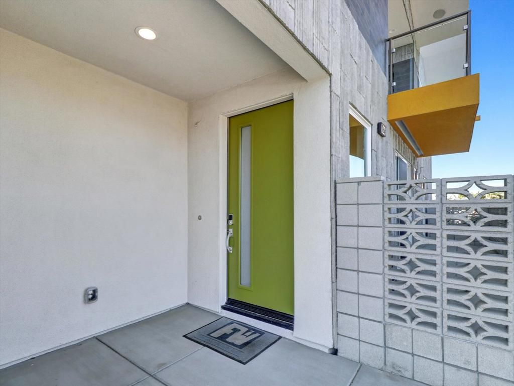 Photo of 704 Obsidian Loop E, Palm Springs, CA 92264 (MLS # 219147287DA)