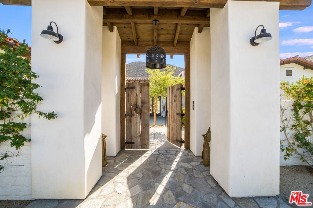 71911 Desert Drive