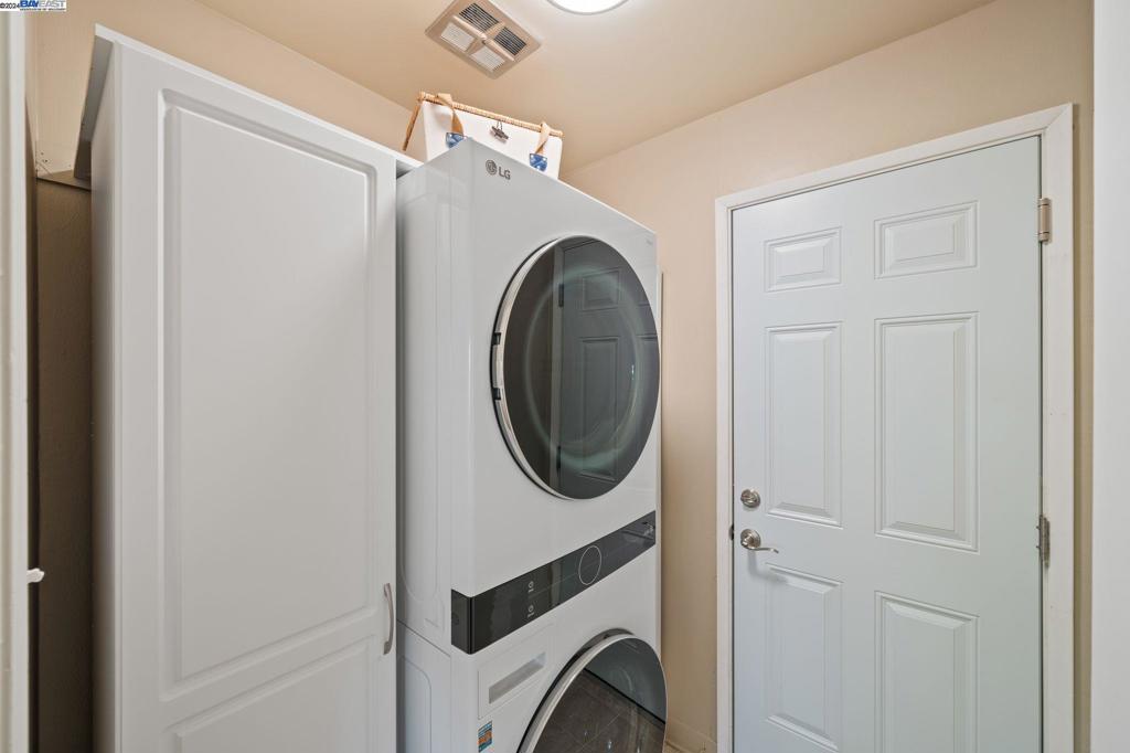 PLEASANTON MDWS - Residential