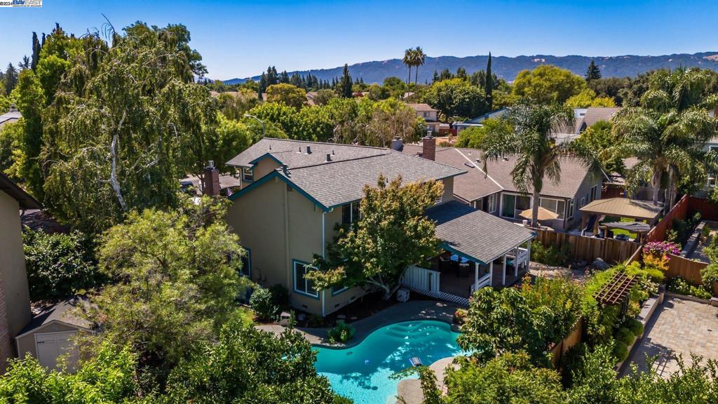 PLEASANTON MDWS - Residential