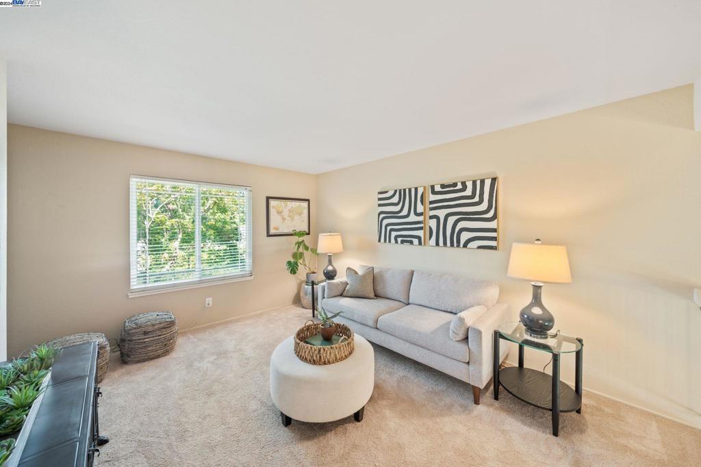 PLEASANTON MDWS - Residential