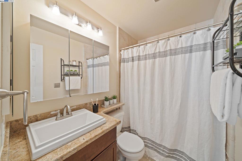 PLEASANTON MDWS - Residential