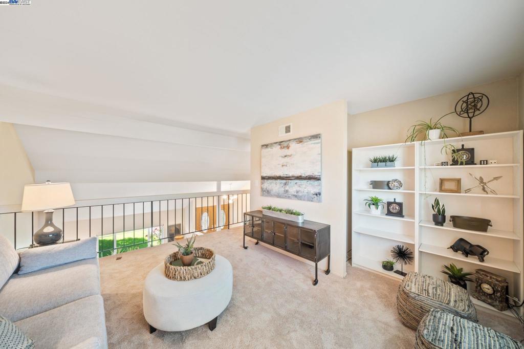 PLEASANTON MDWS - Residential