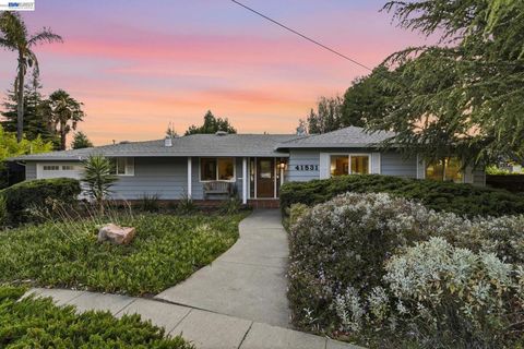 Photo of 41531 Fordham Ct CT, Fremont, CA 94539 (MLS # 41134710)