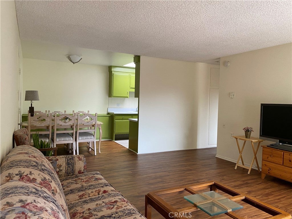 2213 Via Mariposa East B