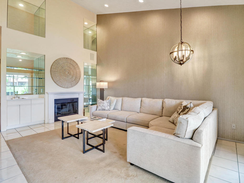 38697 Palm Valley Drive