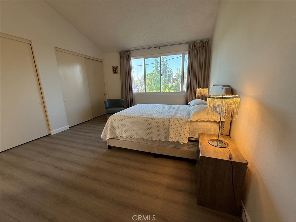 Properties 4 415 W Duarte Road 6