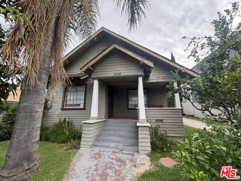Photo of 1548 Pacific Avenue, Long Beach, CA 90813 (MLS # 26104412)