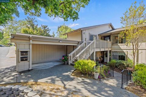 Photo of 2055 Cactus Ct #3, Walnut Creek, CA 94595 (MLS # 41122806)