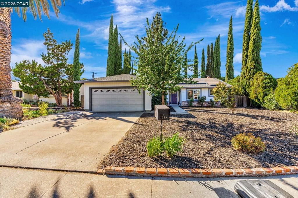 Photo of 1219 Saint Elizabeth Ct Ct, Concord, CA 94518 (MLS # 41130016)