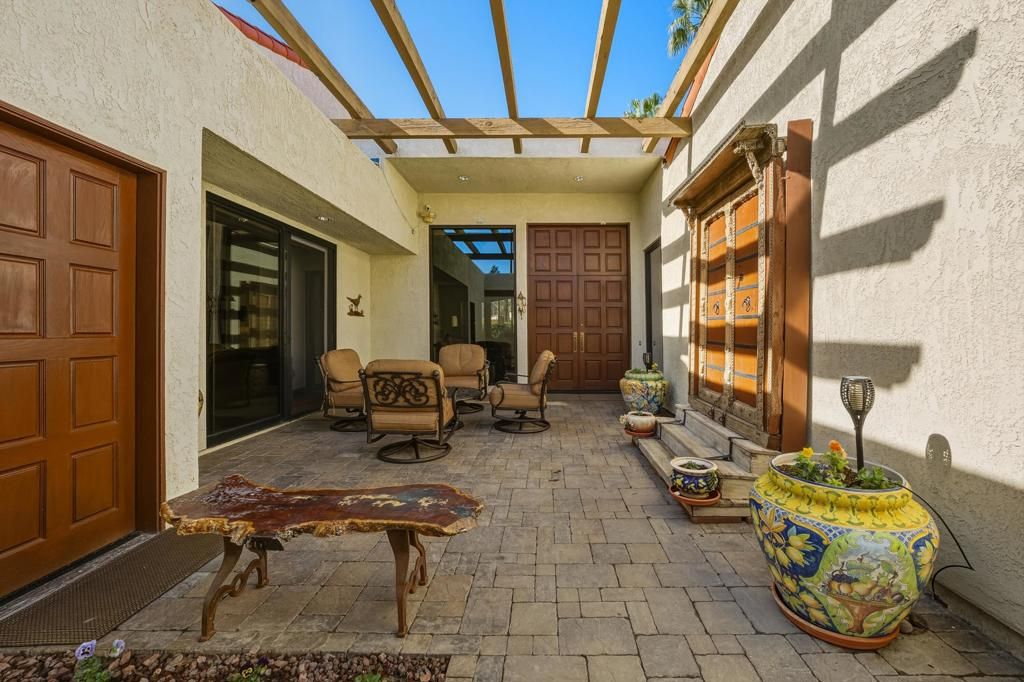 Photo of 49405 Avenida Club La Quinta, La Quinta, CA 92253 (MLS # 219139267DA)