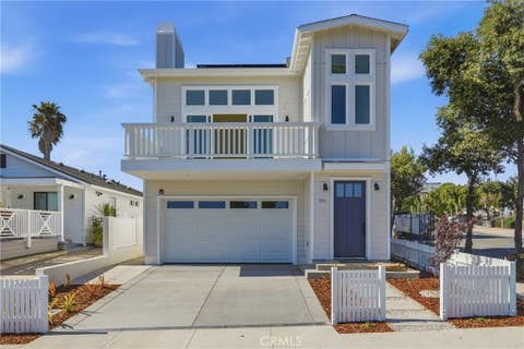 Photo of 519 Emerald ST, Redondo Beach, CA 90277 (MLS # PV26128022)