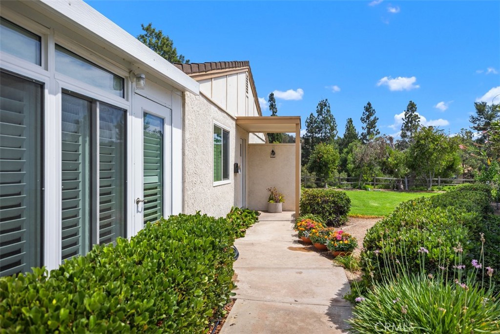 3284 San Amadeo D