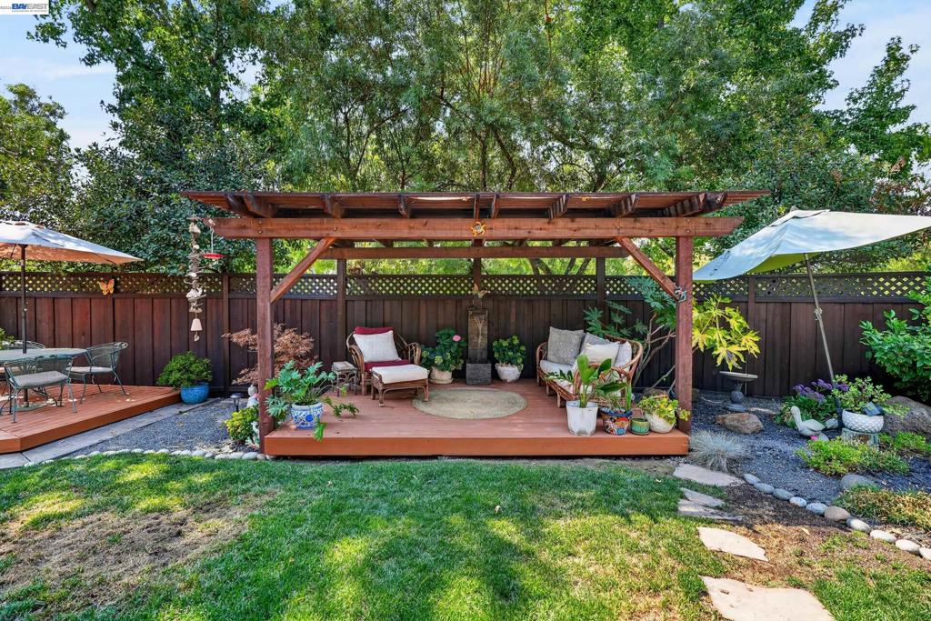 467 Pecan Pl