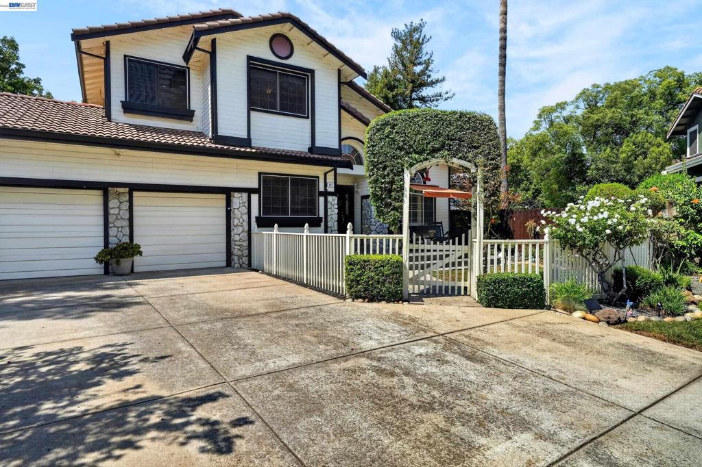 467 Pecan Pl