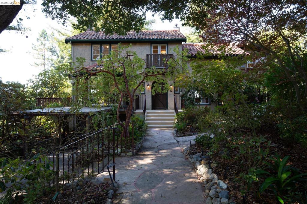 84 Norwood Ave