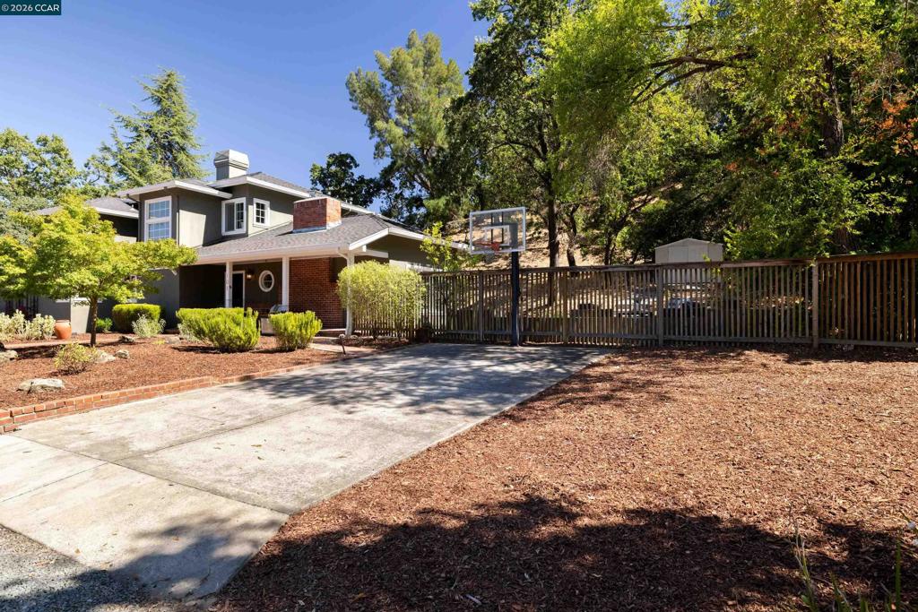 101 La Bolsa Rd