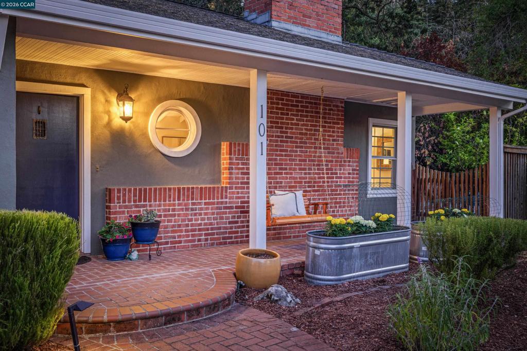 101 La Bolsa Rd