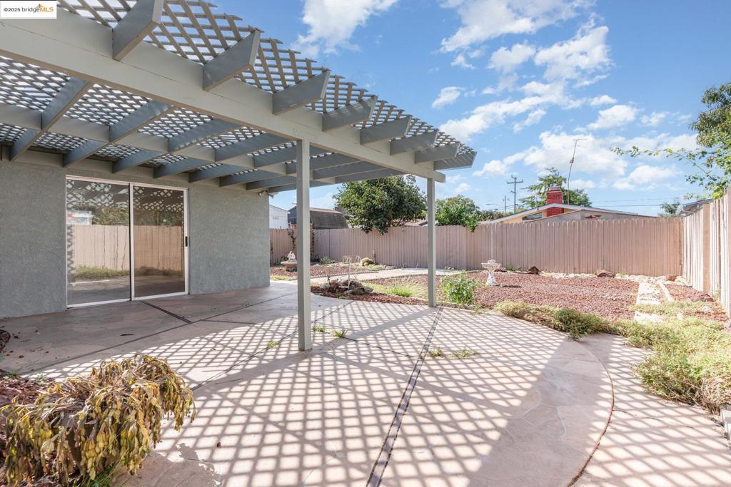 SAN LEANDRO TERR - Residential