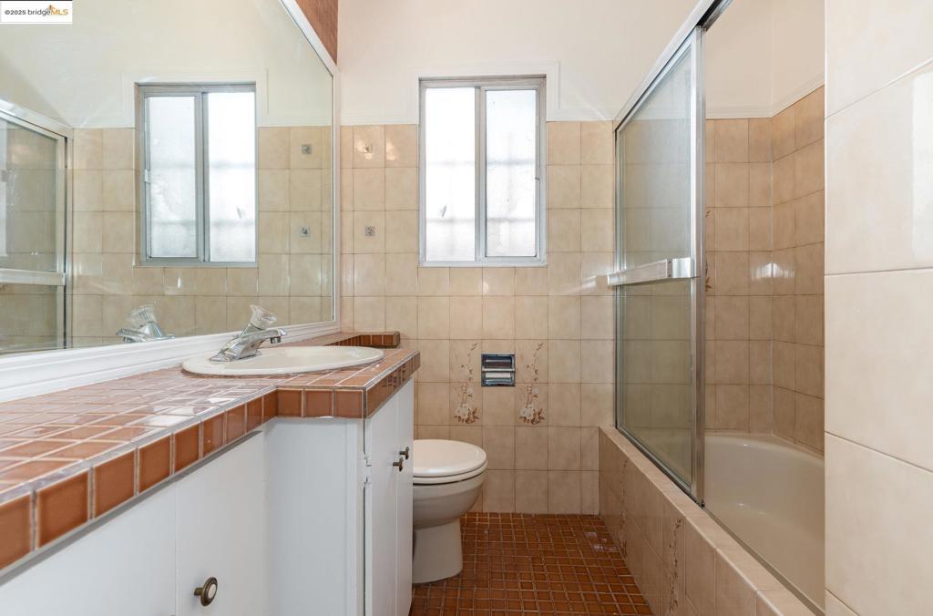 SAN LEANDRO TERR - Residential