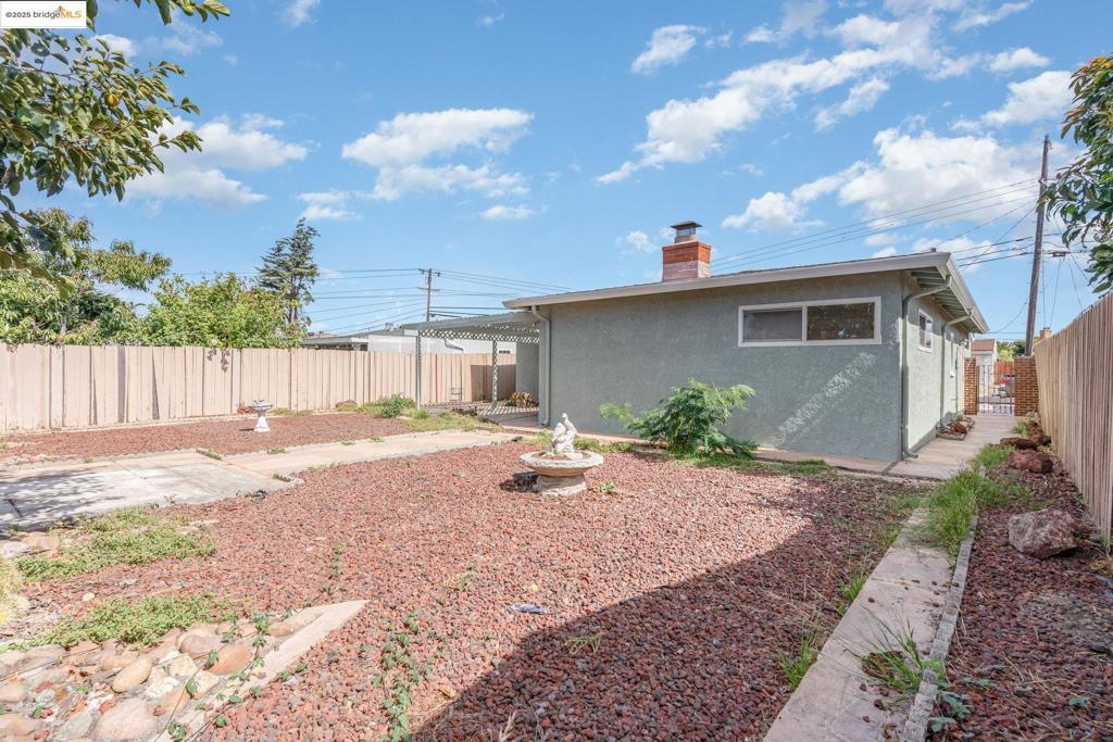 SAN LEANDRO TERR - Residential