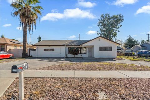 Photo of 1113 E Acacia Avenue, Hemet, CA 92543 (MLS # IG26020196)