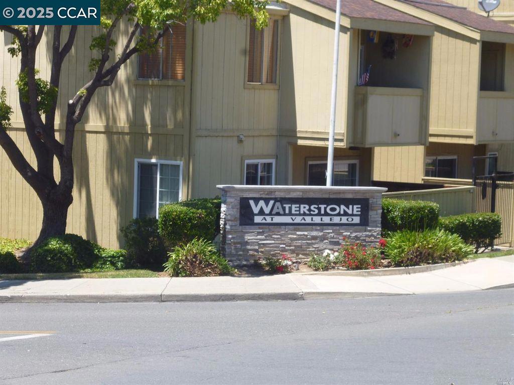 Gated community of Waterstone. Great for first time buyer, 2nd home or investment opportunity. Flowing floor plan. Kitchen has newer cabinetry, granite counter, newer appliances and flooring. Breakfast bar. Clean and ready to move in. Seller is willing to deliver partially furnished. Easy access to freeways (I-80, I-780, Hwy-37 and Hwy-29). Located very close to Kaiser Permanente and Sutter Solano medical offices. HOA amenities include swimming pool, spa, playground, clubhouse and laundry facilities. Dues include Water & Garbage.
