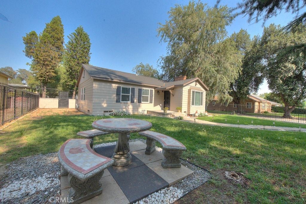 2803 Ladera Road
