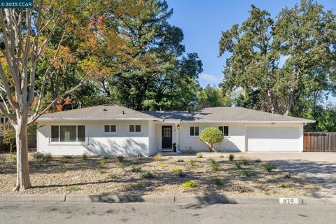 Photo of 819 Rosedale Ave Ave, Lafayette, CA 94549 (MLS # 41114828)