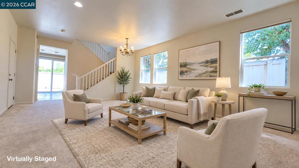 1092 Gardenia Ln