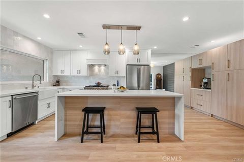 7600 Earldom Avenue Playa Del Rey CA 90293