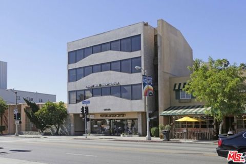 Photo of 14900 Ventura Boulevard #310, Sherman Oaks, CA 91403 (MLS # 25616177)