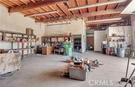411 E Rosecrans