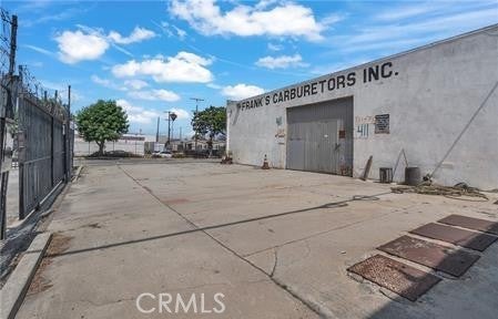 411 E Rosecrans