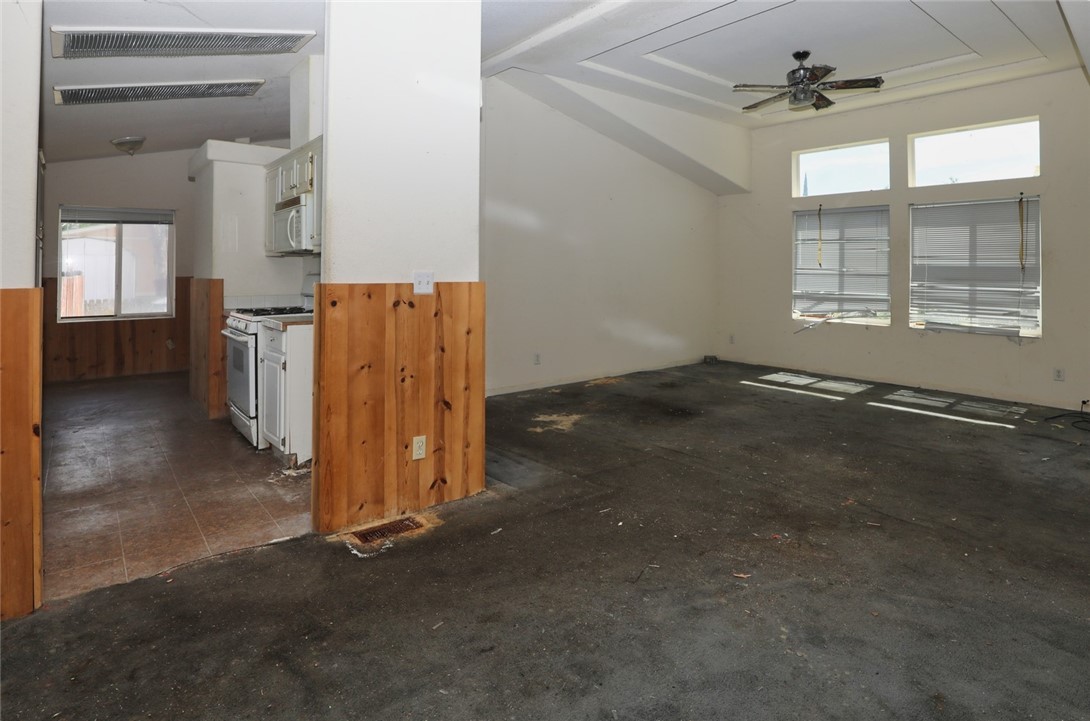 13911 Hickory
