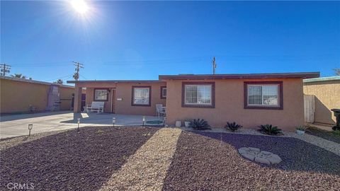 Photo of 465 Driftwood Drive Dr, El Centro, CA 92243 (MLS # IV26046108)