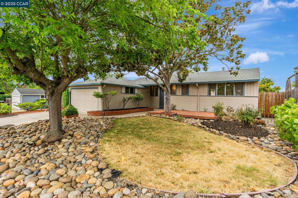 3119 Meadowbrook Dr