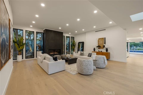Photo of 17414 Cumpston Street, Encino, CA 91316 (MLS # SR26224123)