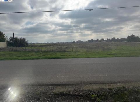 9596 Rogers Rd. Sacramento CA 95829