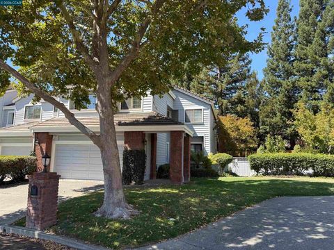 Photo of 207 207 Kingswood Ct Ct, Danville, CA 94506 (MLS # 41125462)
