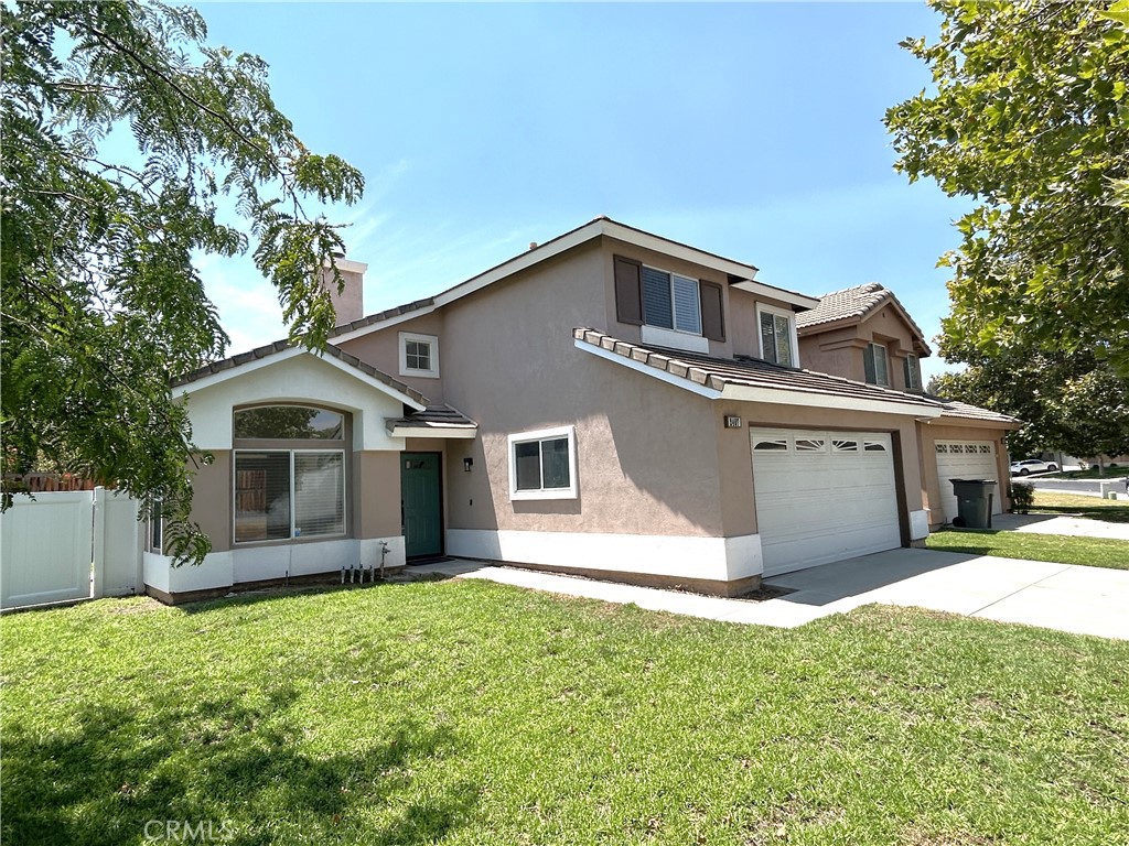 3-bedroom & 2.5-bathroom
Description
Beautifully remodeled single-family home available for rent in the city of Corona. This 3-bedroom, 2.5-bathroom home offers 1,629 square feet of updated living space with central air conditioning and heat. Inside, you’ll find a completely modernized interior featuring new laminate flooring throughout, recessed lighting, and fresh interior paint. The kitchen has been upgraded with marble countertops, refinished cabinets, stainless steel appliances, and ample storage space.
The bathrooms have been fully remodeled with new vanities, custom tile showers, and updated fixtures. The spacious master bedroom includes a walk-in closet, and the living room showcases a stylish decorative marble fireplace that adds a touch of elegance. Double-pane energy-efficient windows help maintain comfort year-round.
Set on a corner lot, the exterior features two covered patio areas and a large grassy yard, perfect for entertaining or relaxing outdoors. Conveniently located near Ontario Avenue and Waterfall Lane, this home offers comfort, style, and a prime Corona location.
SCHOOL DISTRICT: Corona Norco Unified
UTILITIES: Tenants pay all
LANDSCAPING: Tenant billed $100 monthly
PET POLICY: Small pets may be allowed. Submit photos w/applications