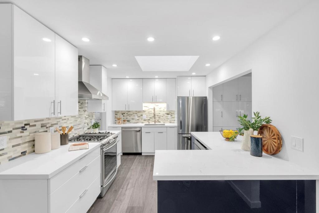 695 Linda Mar Boulevard