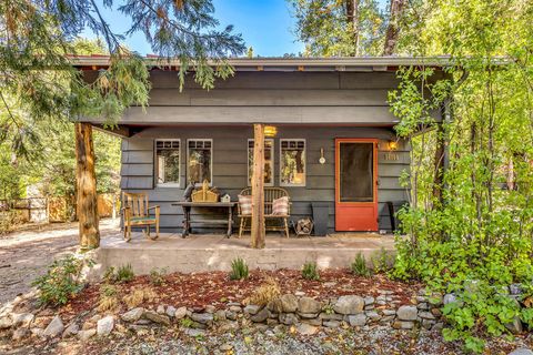 Photo of 54160 Strawberry Valley Drive, Idyllwild, CA 92549 (MLS # 219137234DA)