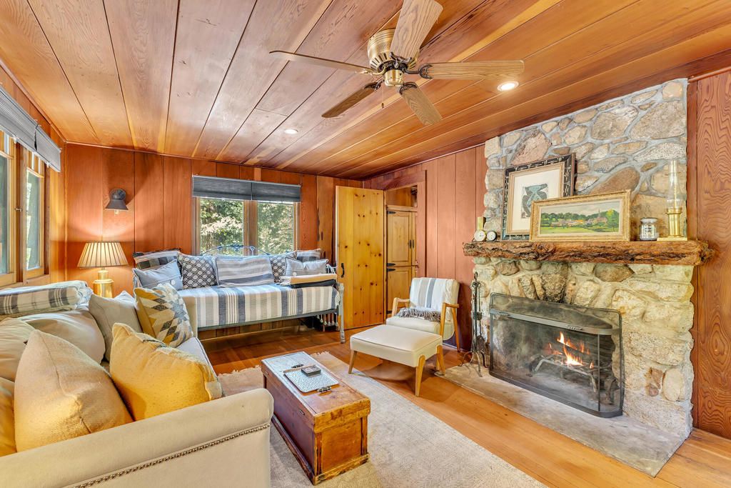 Photo of 54160 Strawberry Valley Drive, Idyllwild, CA 92549 (MLS # 219137234DA)