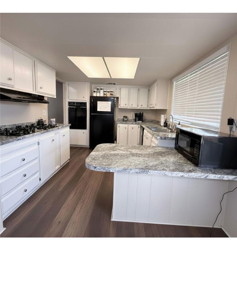 2205 W Acacia 200