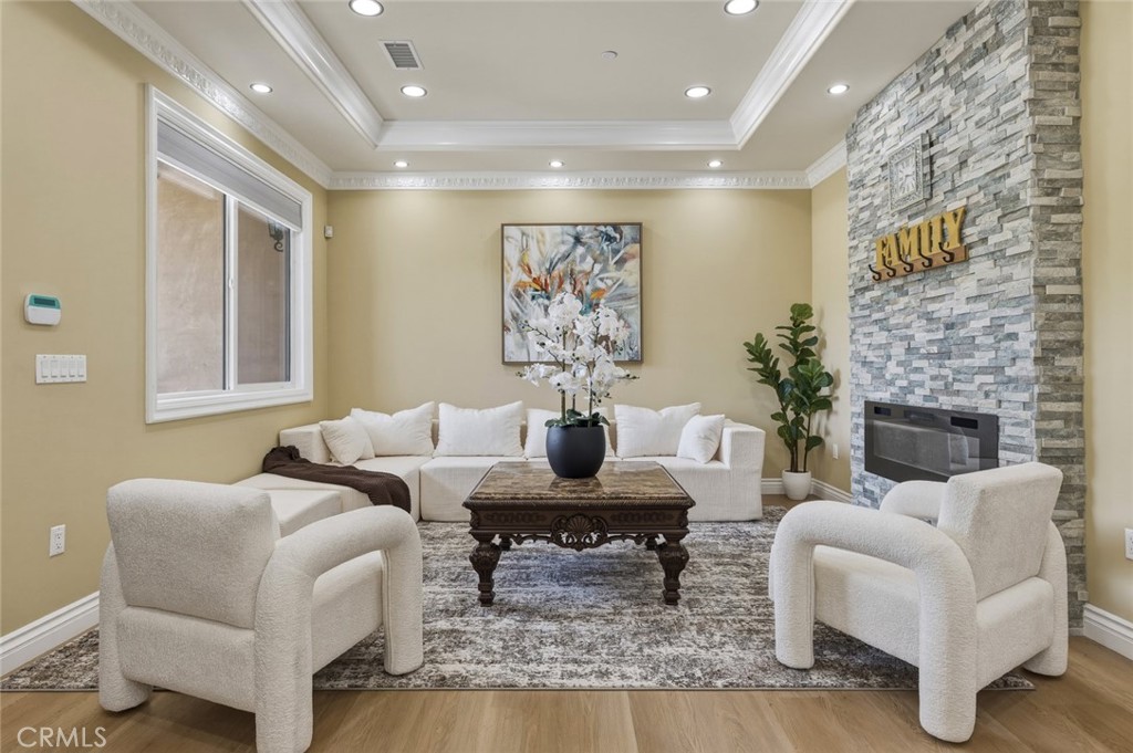 185 W Palm