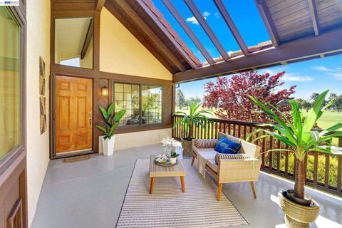 Photo of 14359 Outrigger Drive Dr, San Leandro, CA 94577 (MLS # 41126581)