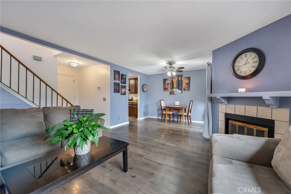 2389 S Reservoir