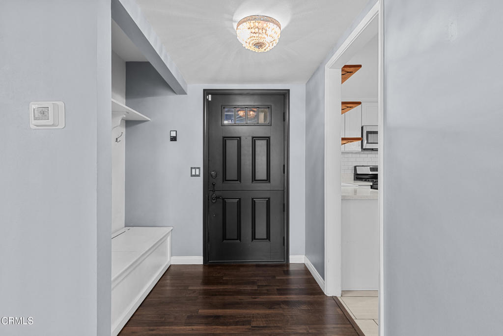 7462 Santa Valera Street