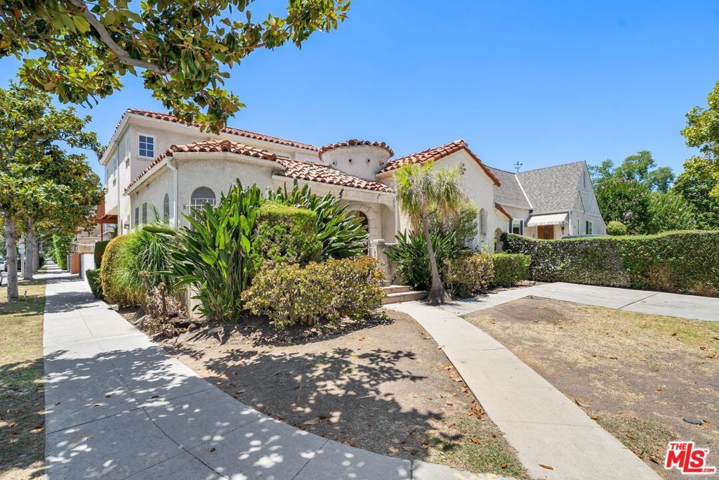 Photo of 227 S Stanley Drive, Beverly Hills, CA 90211 (MLS # 26854331)